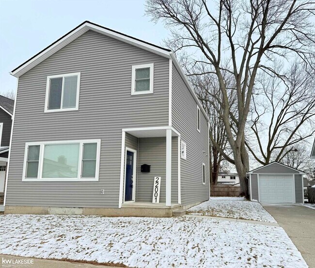 Primary Photo - 22001 Lakeview St