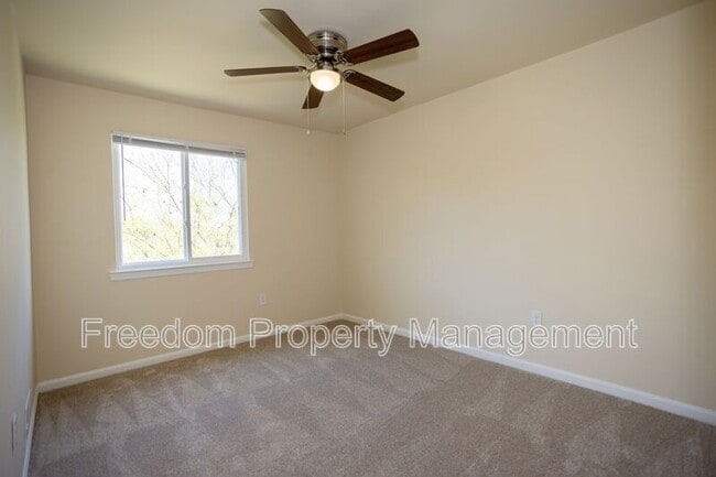 Building Photo - 10270 Cub Run Ct