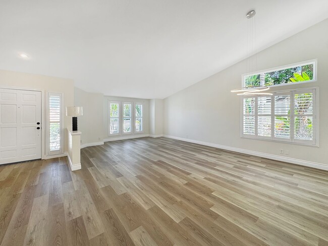 Building Photo - Great 4B/2.5BA House in Scripps Ranch!