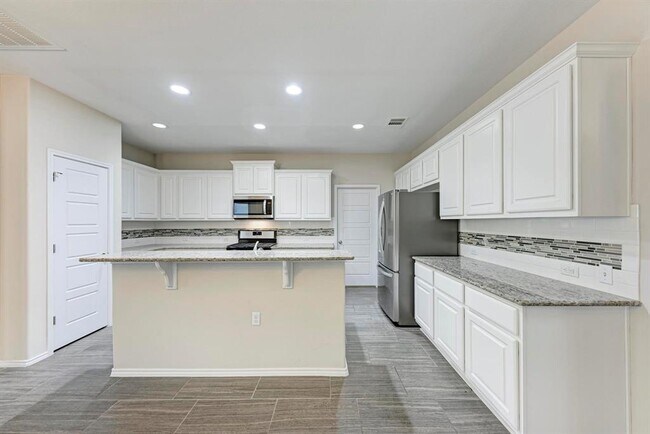 Building Photo - 5320 Ingersoll Ln