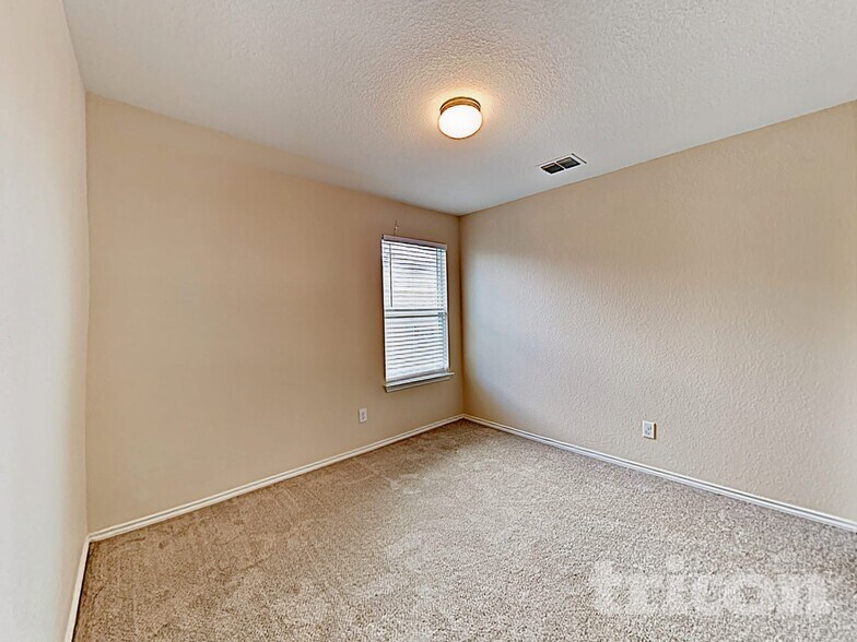 Building Photo - 2319 Camberly View