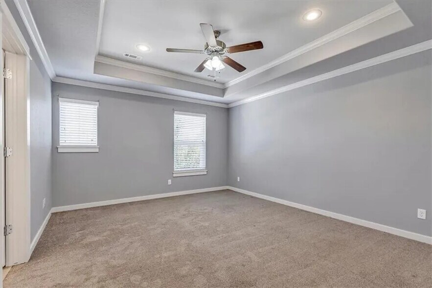 Building Photo - 1736 S 39th Pl