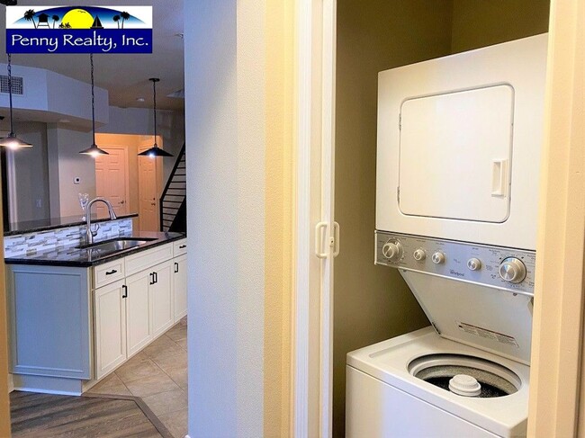 Building Photo - 2 Bedroom  2 Bath plus Loft with Breathtak...