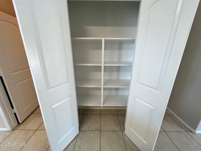 Building Photo - 28945 N Amber Way