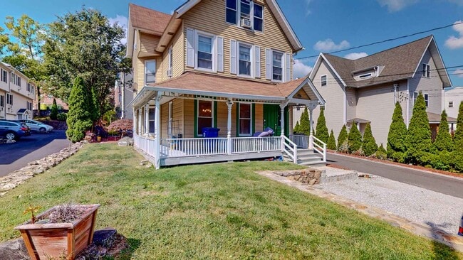 Primary Photo - Bright & Spacious 1-Bedroom Apartment