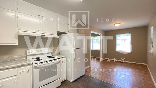 Building Photo - Comfortable 3 Bedroom/1 Bath Home in Fores...