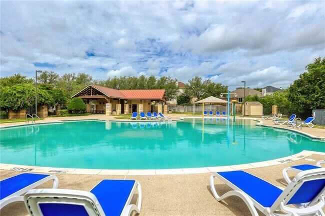 Building Photo - 132 Thrasher Cv