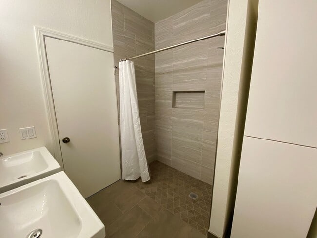 Building Photo - Beautiful single story in the Southwest! Quiet, secluded, and gated Sequoia community with park!