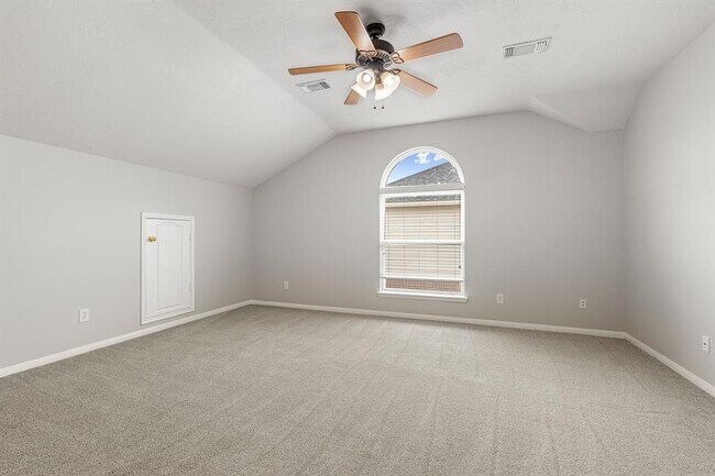 Building Photo - 6209 Fawnlake Dr