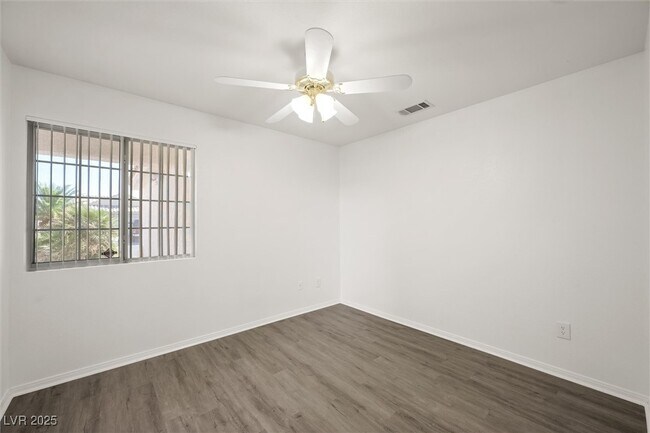 Building Photo - 3641 Yorba Linda Dr