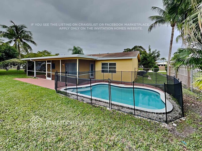 Building Photo - 7204 NW 80th Pl