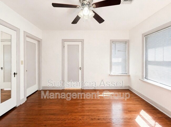 Building Photo - 939 East Dr