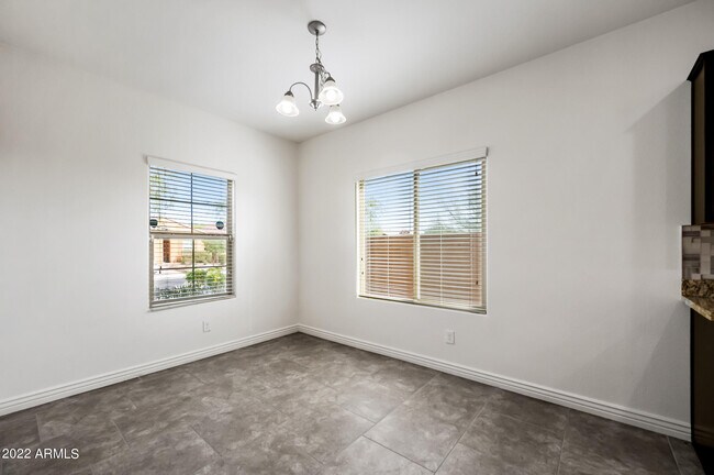 Building Photo - 1817 W Spur Dr