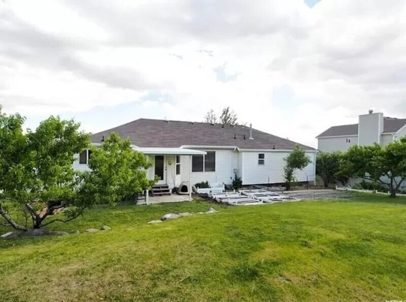 Building Photo - 4881 Cave Peak Dr