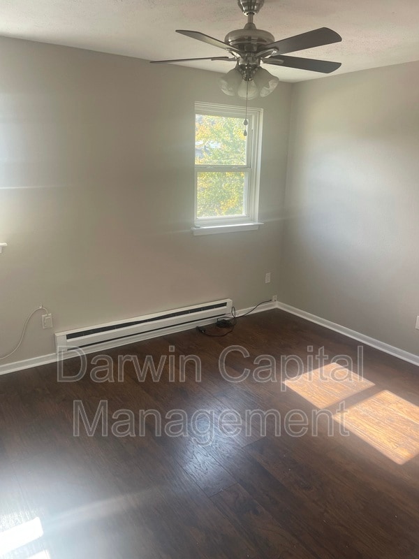 Building Photo - 700 Tara Dr