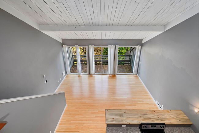 Building Photo - 4Touchstone