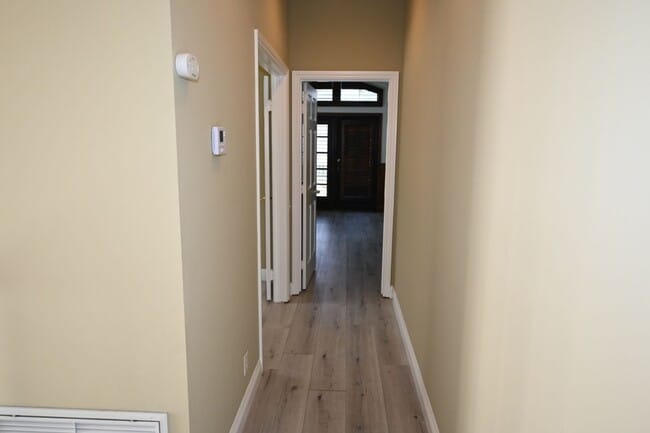 Building Photo - Beautiful Mission Viejo 5 bedroom 2.5 bathroom plus den home