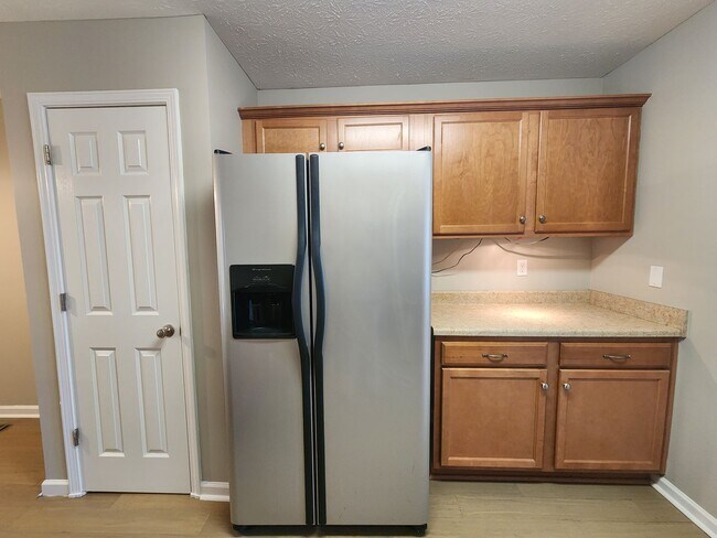 Building Photo - 4 Bedroom 3 Full Bath + Bonus Room