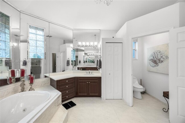 Building Photo - 2589 Mayfair Ln