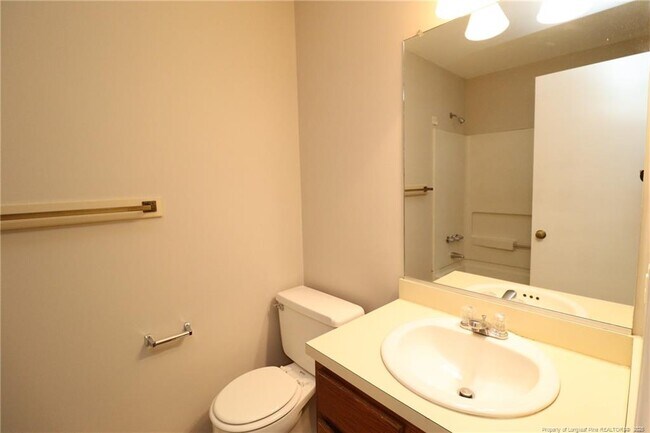 Building Photo - 3901 Lexington Dr
