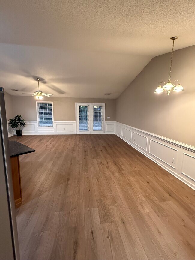 Building Photo - 27 Sweetland Ct