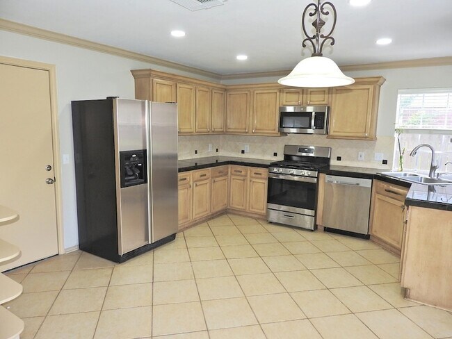 Building Photo - 4427 Wavertree Dr