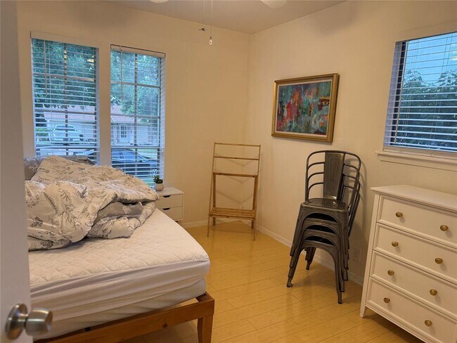 Building Photo - 6307 Huntleigh Way