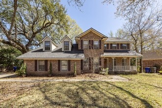Building Photo - 5 Bedroom 3 Bath Home in Parkshore - Charl...