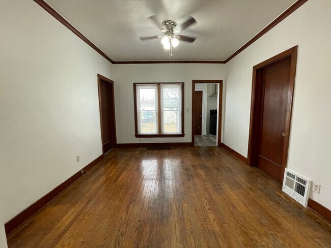 Building Photo - 619 Highland Ave
