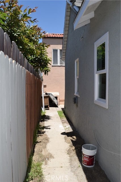 Building Photo - 552 W 22nd St