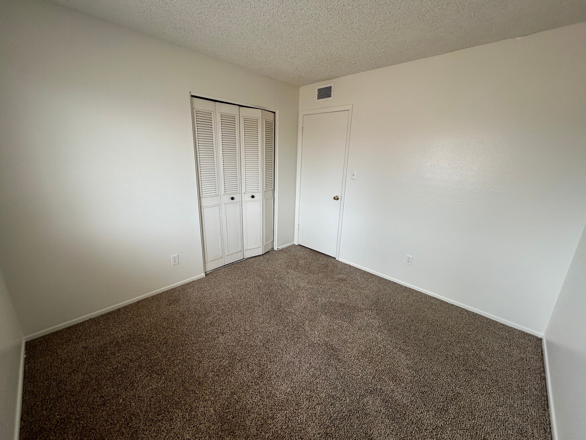 Building Photo - 2060 W Peralta Ave