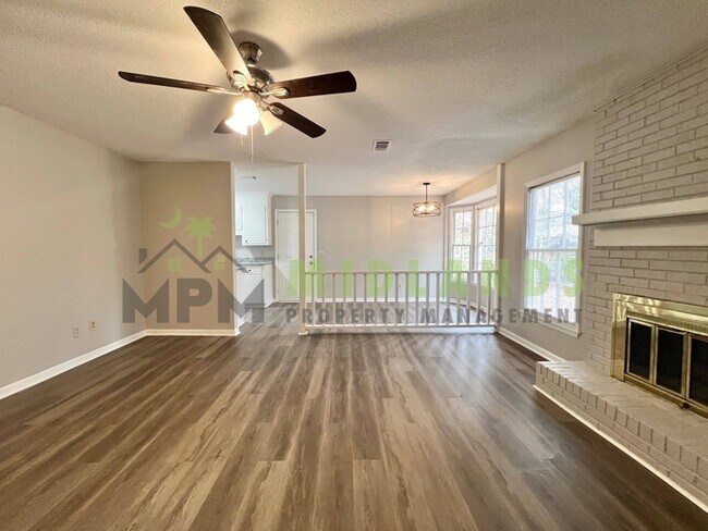 Building Photo - 237 Devonport Dr