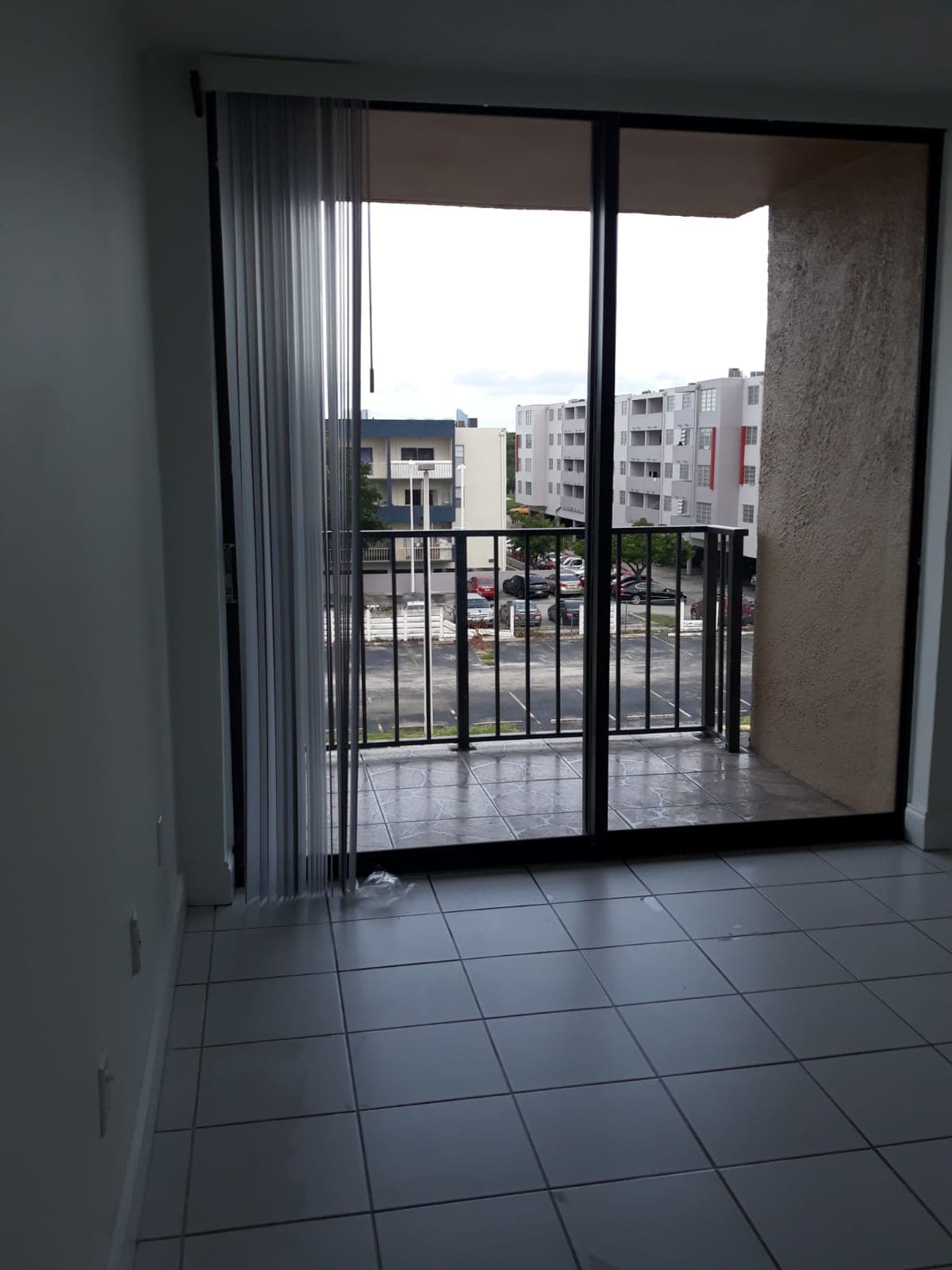 Master bedroom - 16751 NE 9th Ave