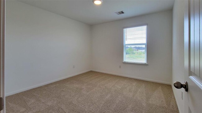 Building Photo - 325 Brody Ln