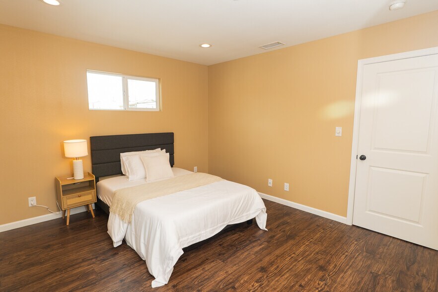 Bedroom 3 - 938 S Bernal Ave