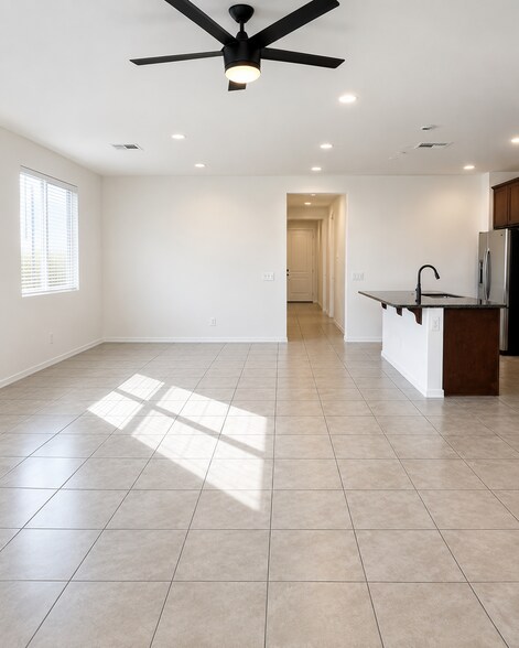 Building Photo - 122 S Siena Ln