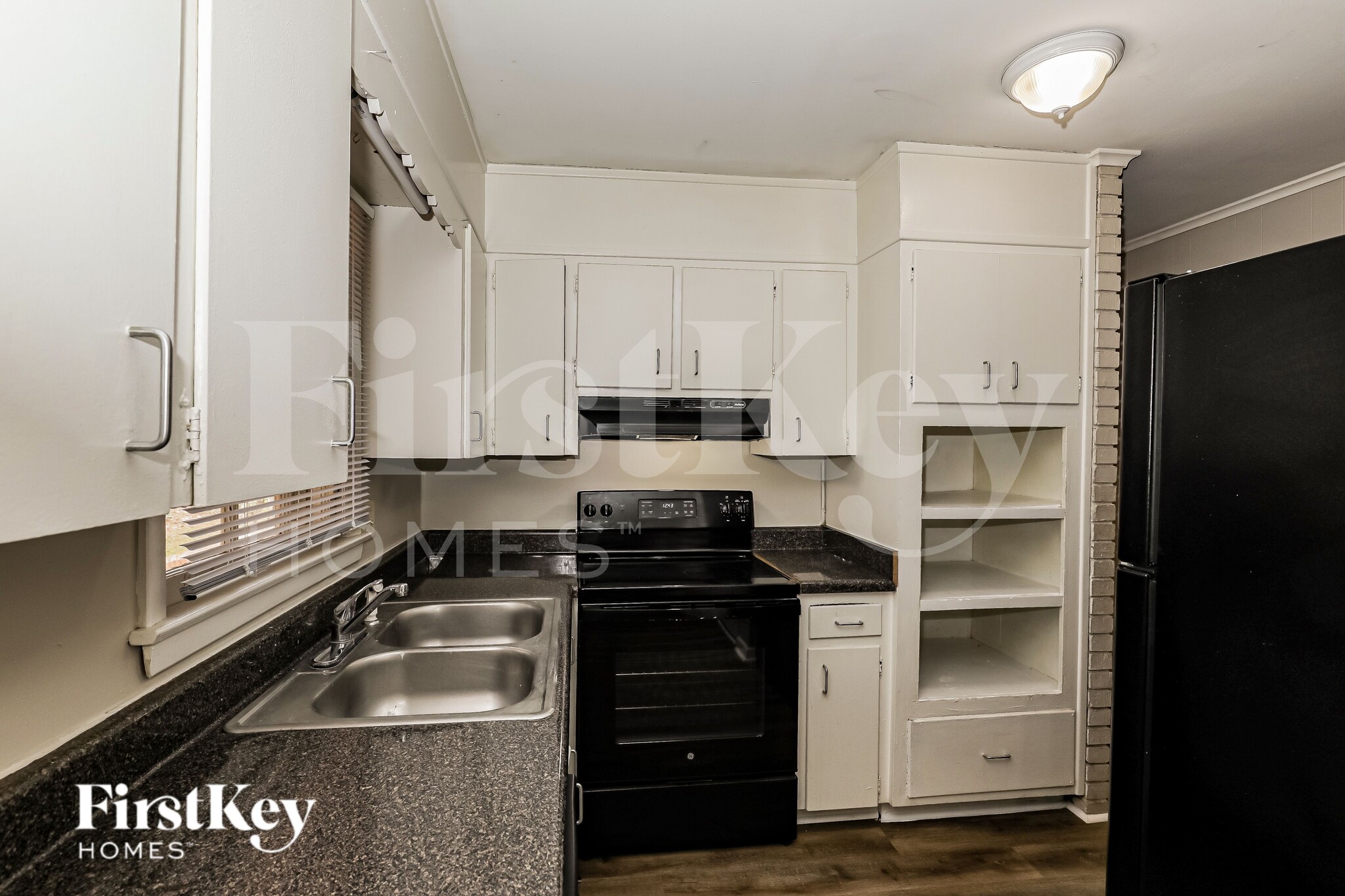 Building Photo - 3605 Carriage Way