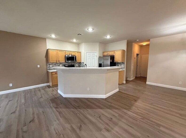 Building Photo - 6463 E Elwood Mead Ave