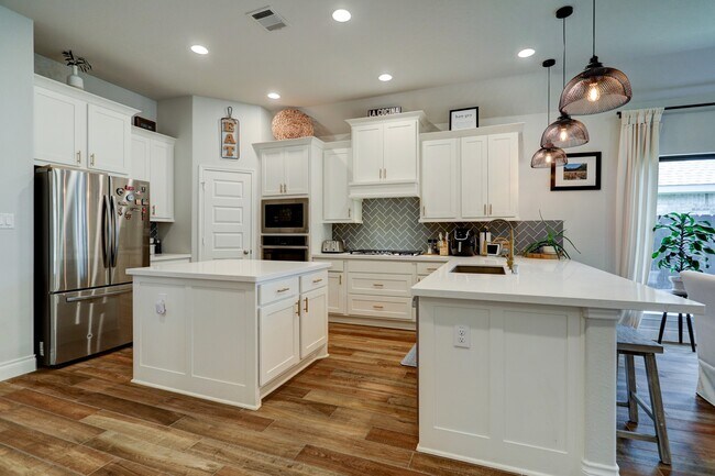 Building Photo - 6206 Glenwick Park Rd