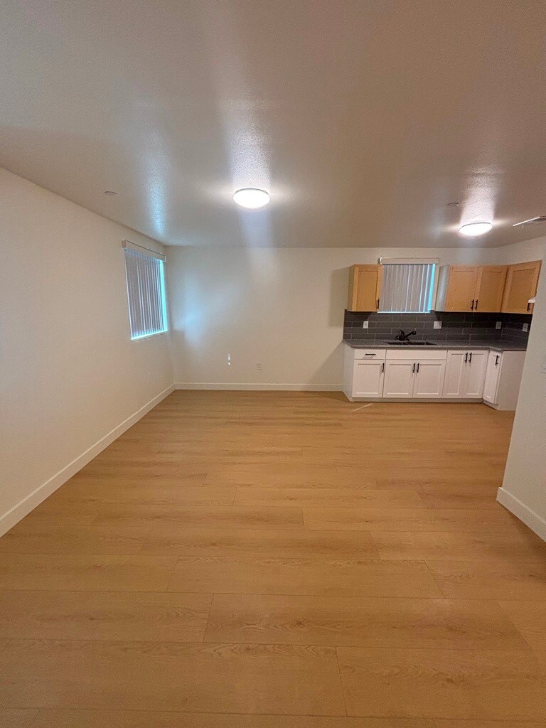 Building Photo - 6208 Brynhurst Ave