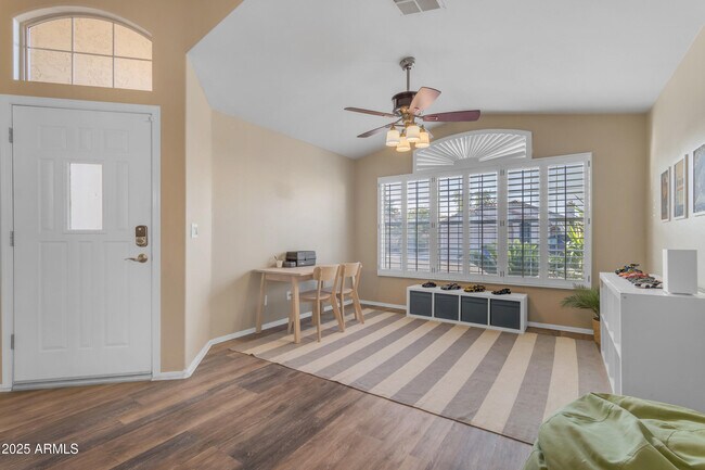 Building Photo - 1823 W Remington Dr