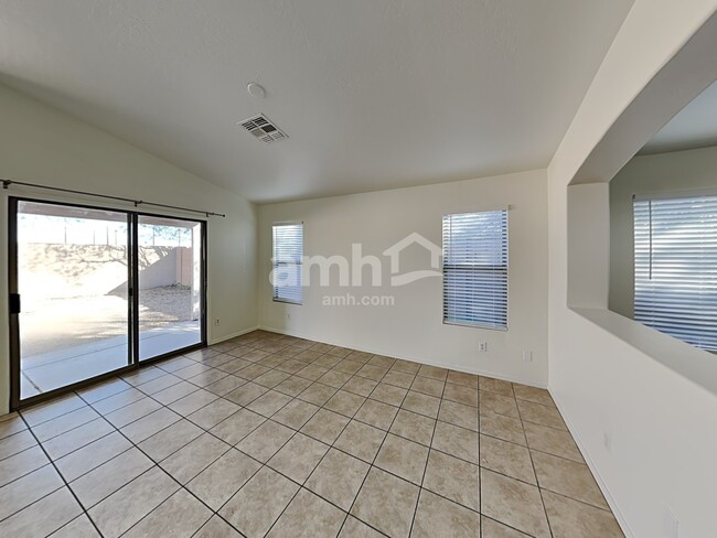 Building Photo - 2637 S 63rd Dr