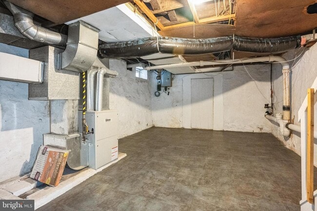 Building Photo - 383 Spruce St