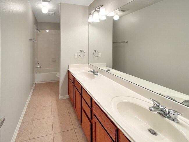 Building Photo - 5306 Brookway Willow Dr