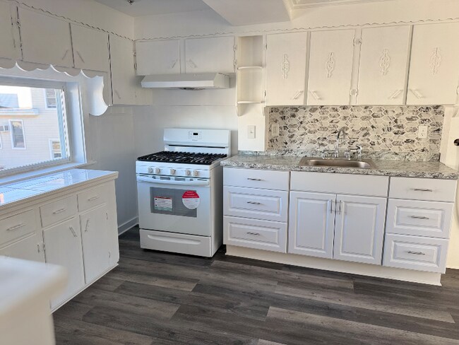 Building Photo - 127 Portland St