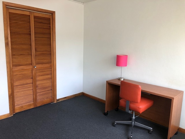 study - 307 S Prairie St