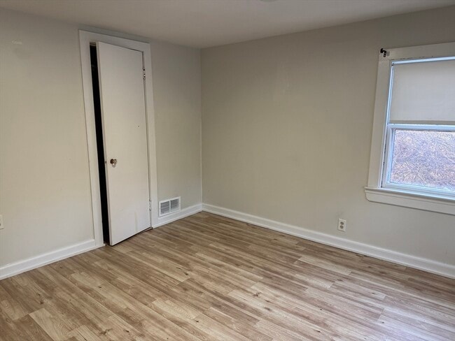 Building Photo - 414 Central St