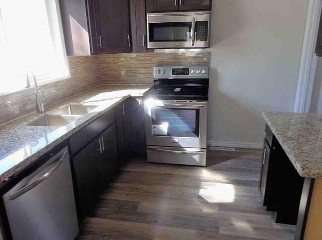 Primary Photo - 2372 Elmira St