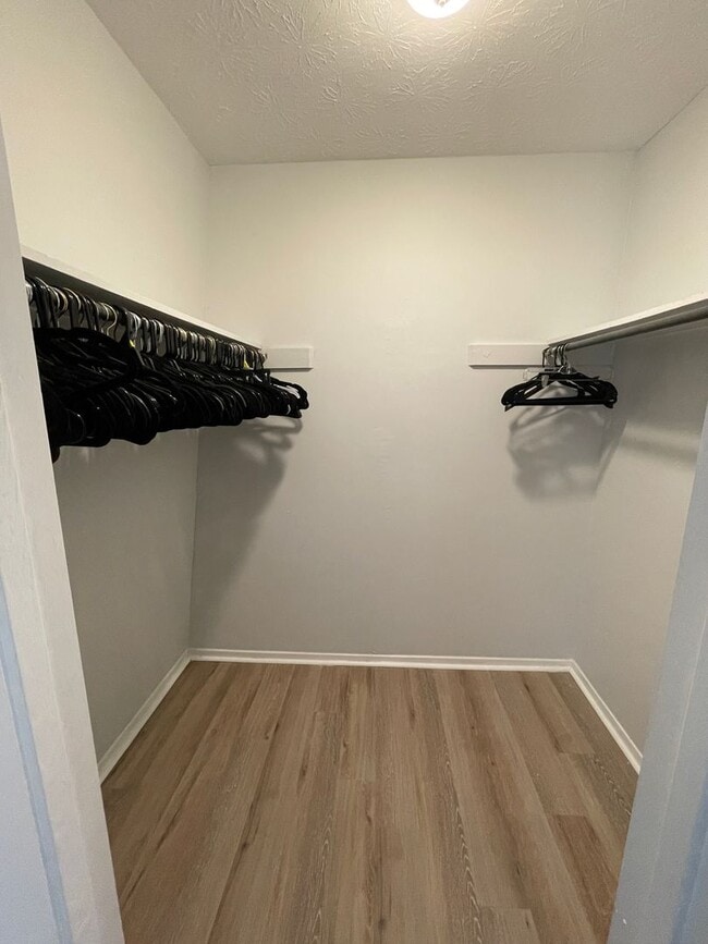 Building Photo - Furnished 1/1 in Chateau DeVille