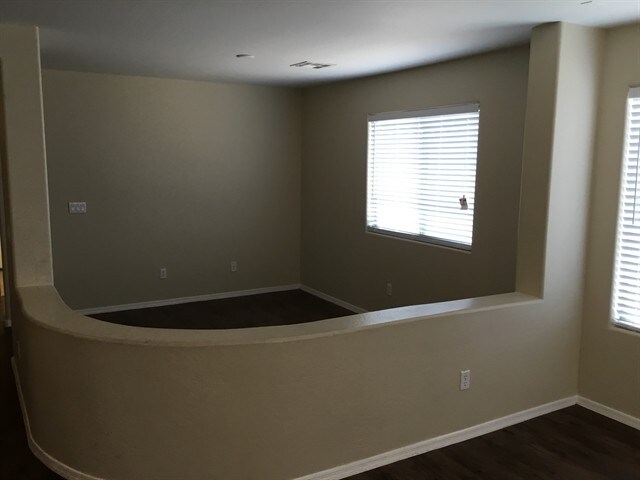 Building Photo - 6208 S 52nd Dr